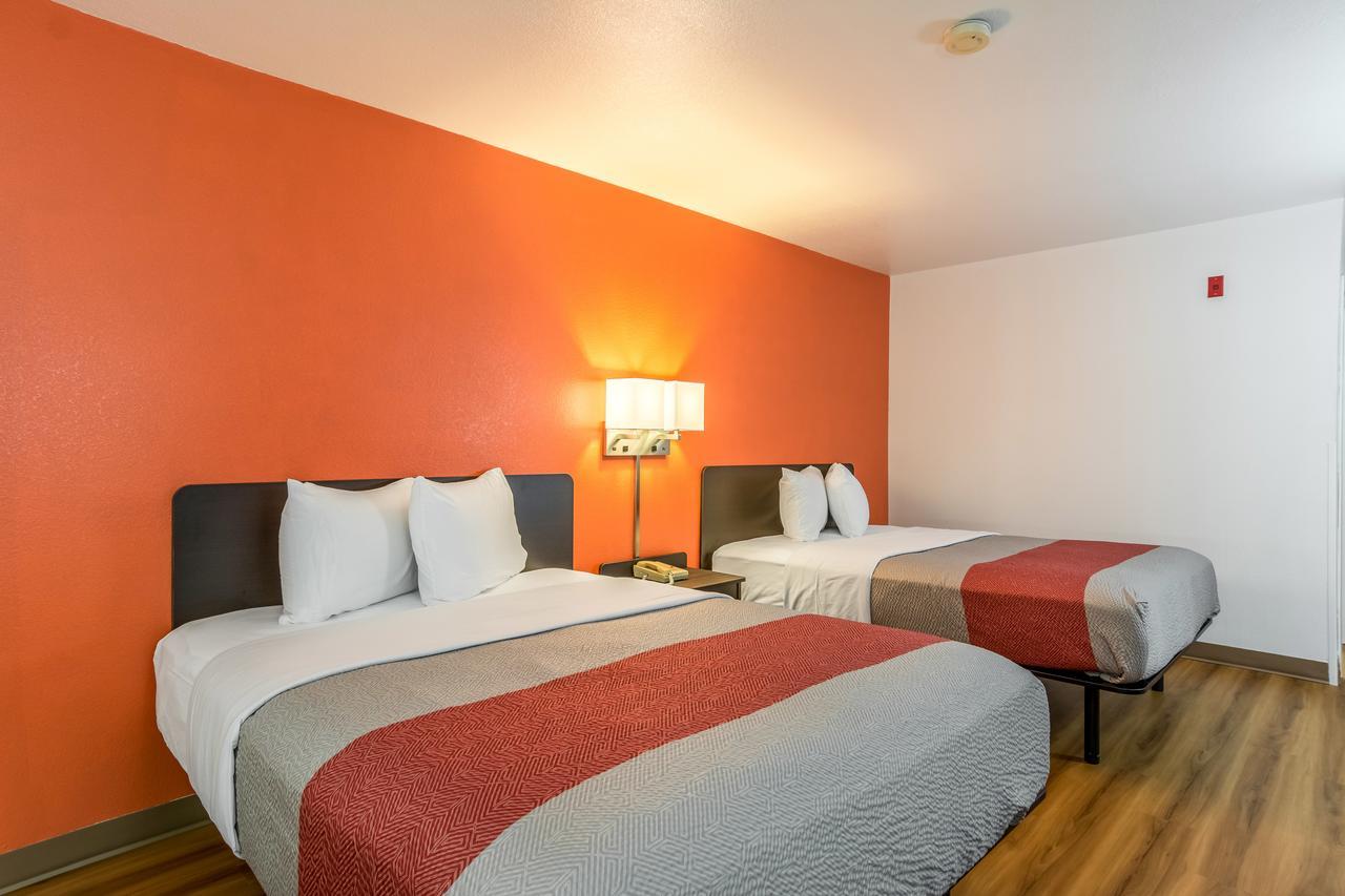 6-barkeyville, Pa Hotel